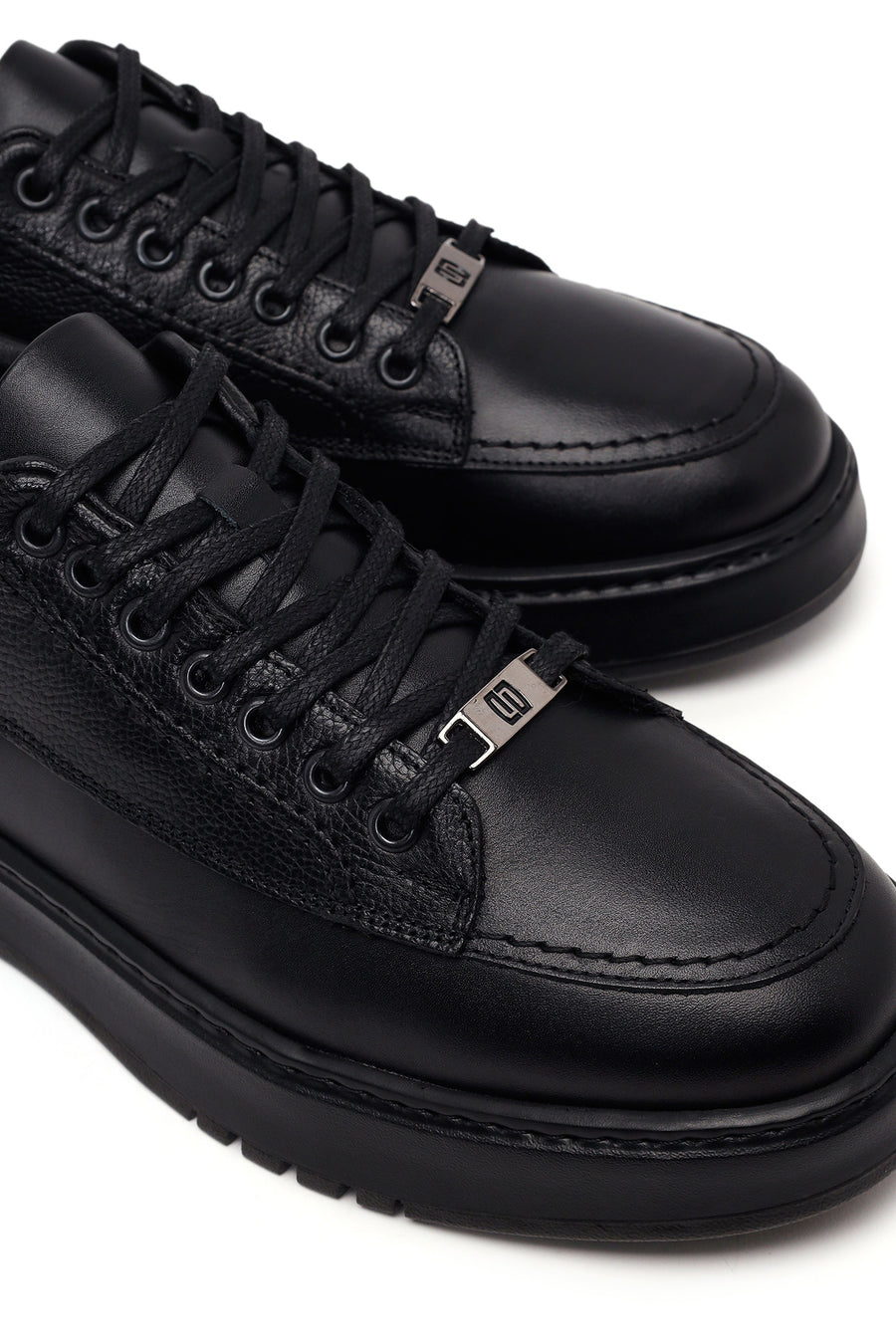 Male Black Lace-Up Thick-Soled Leather Sneaker