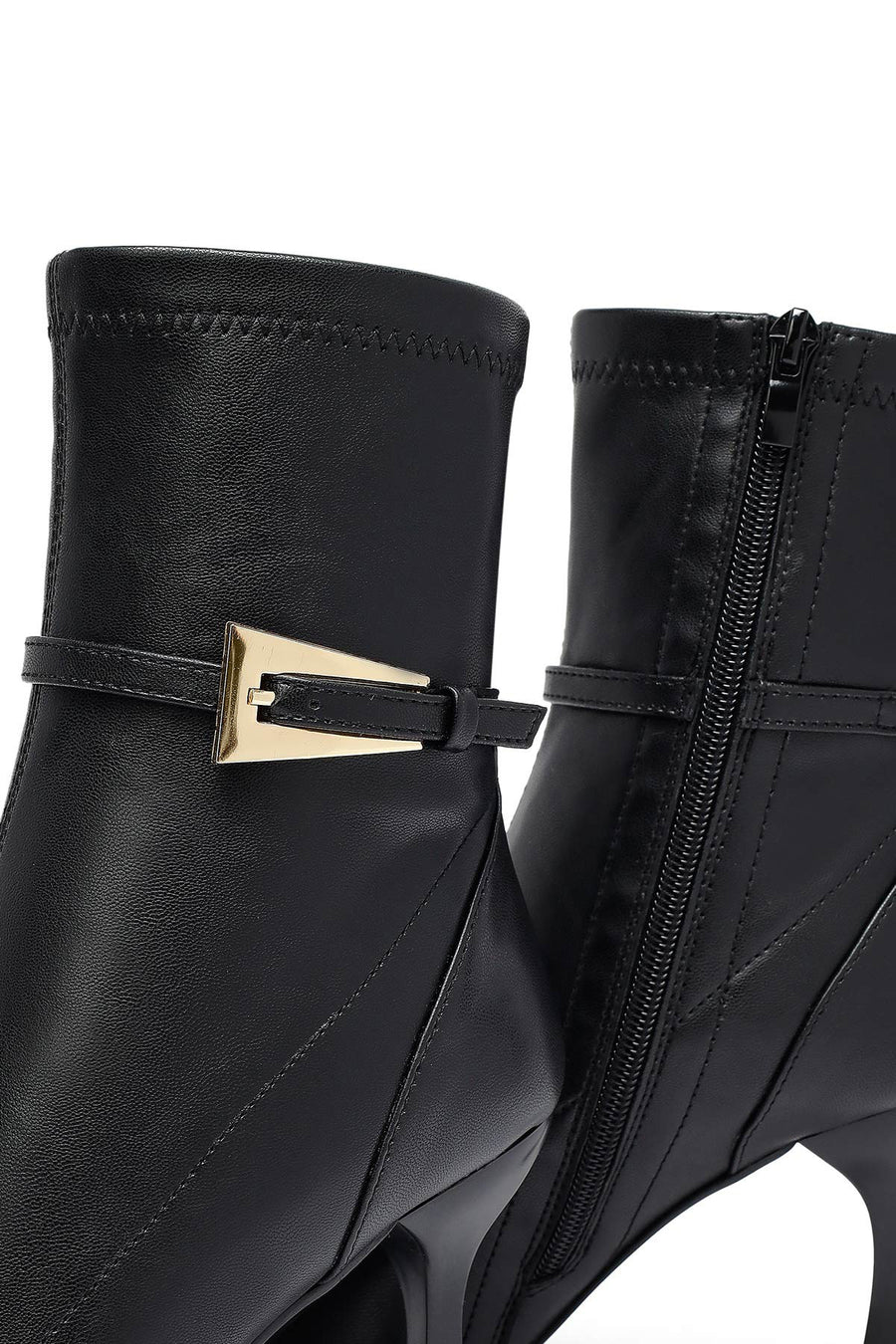 Woman Black Zippered Thin Heeled Boots