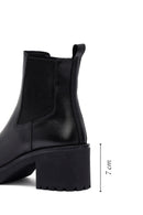 Woman Black Chunky Heels Leather Chelsea Boots | Derimod