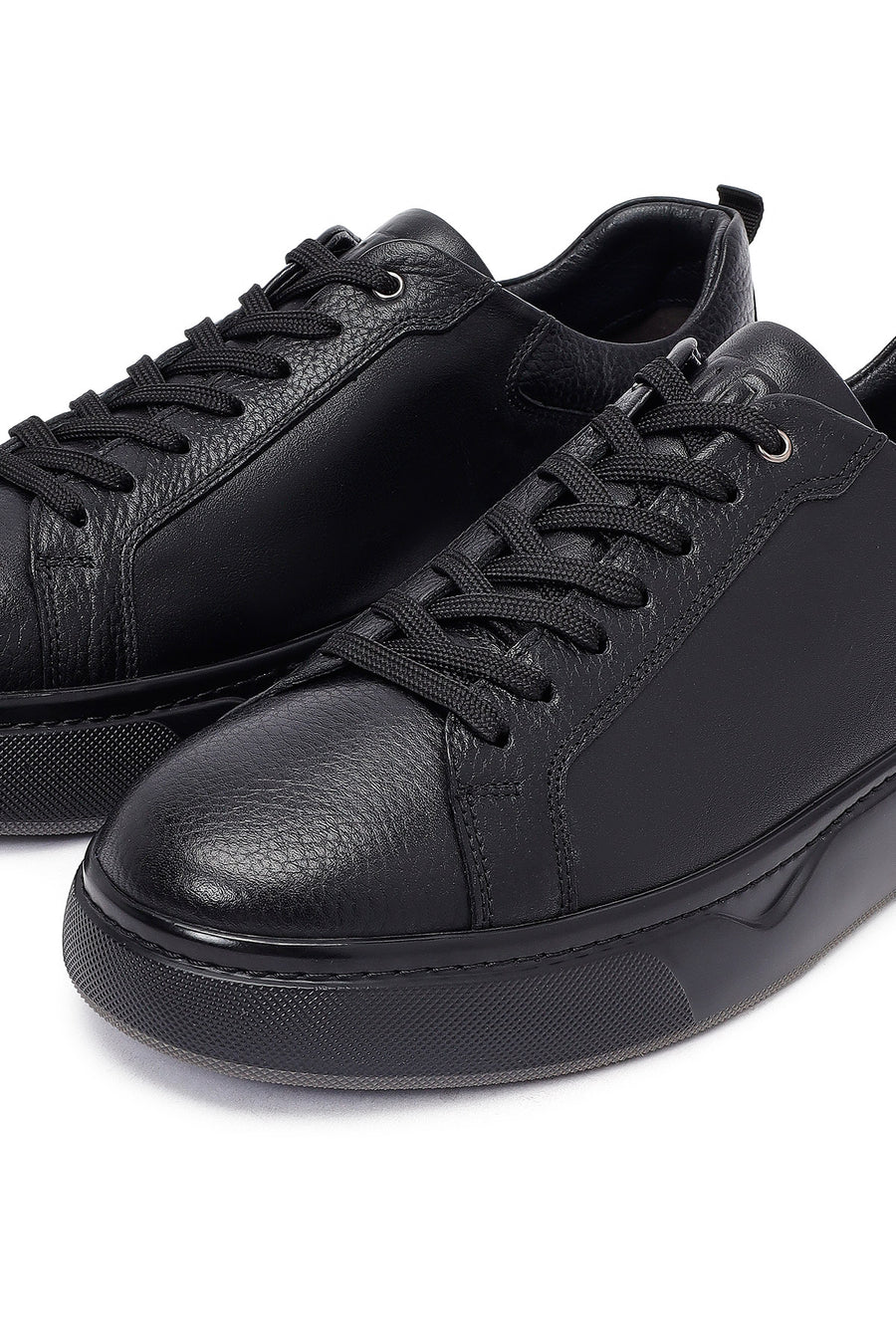 Erkek Siyah Bağcıklı Kalın Tabanlı Deri Sneaker