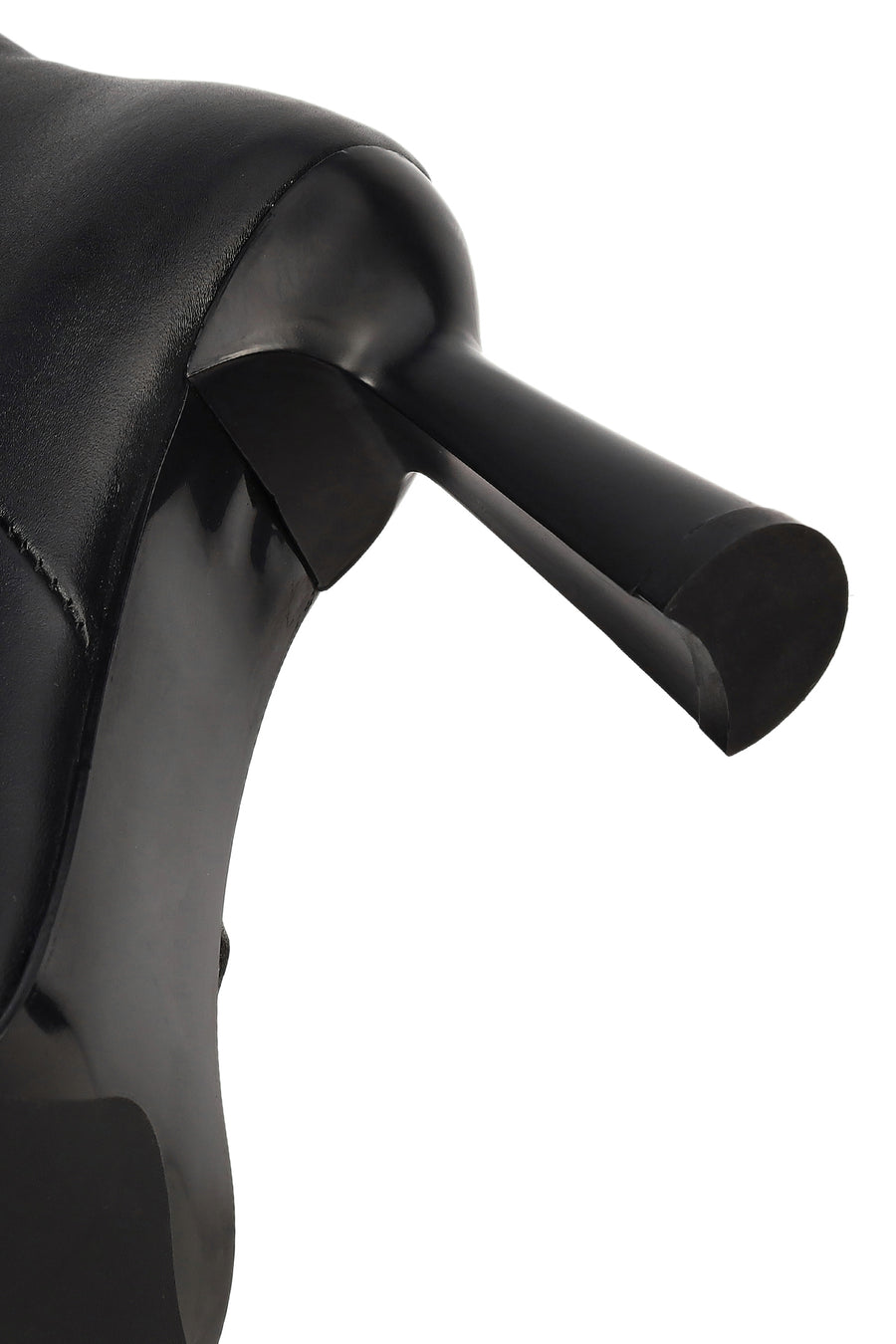 Woman Black Zip Closure Heeled Leather Boots