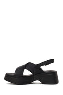Woman Black Thick-Soled Leather Sandal | Derimod