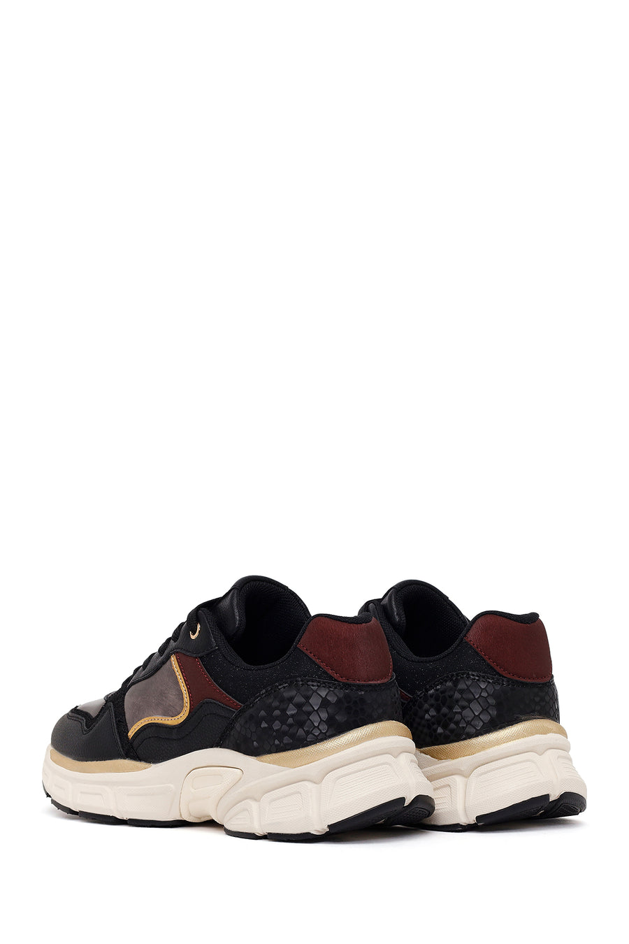 Woman Black Lace-Up Chunky Sneaker