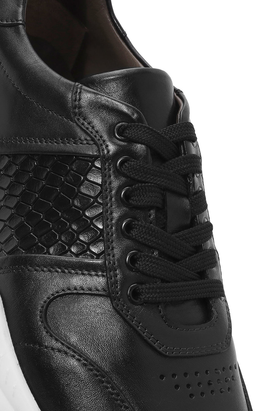 Men's Black Lace-Up Leather Casual Sneaker