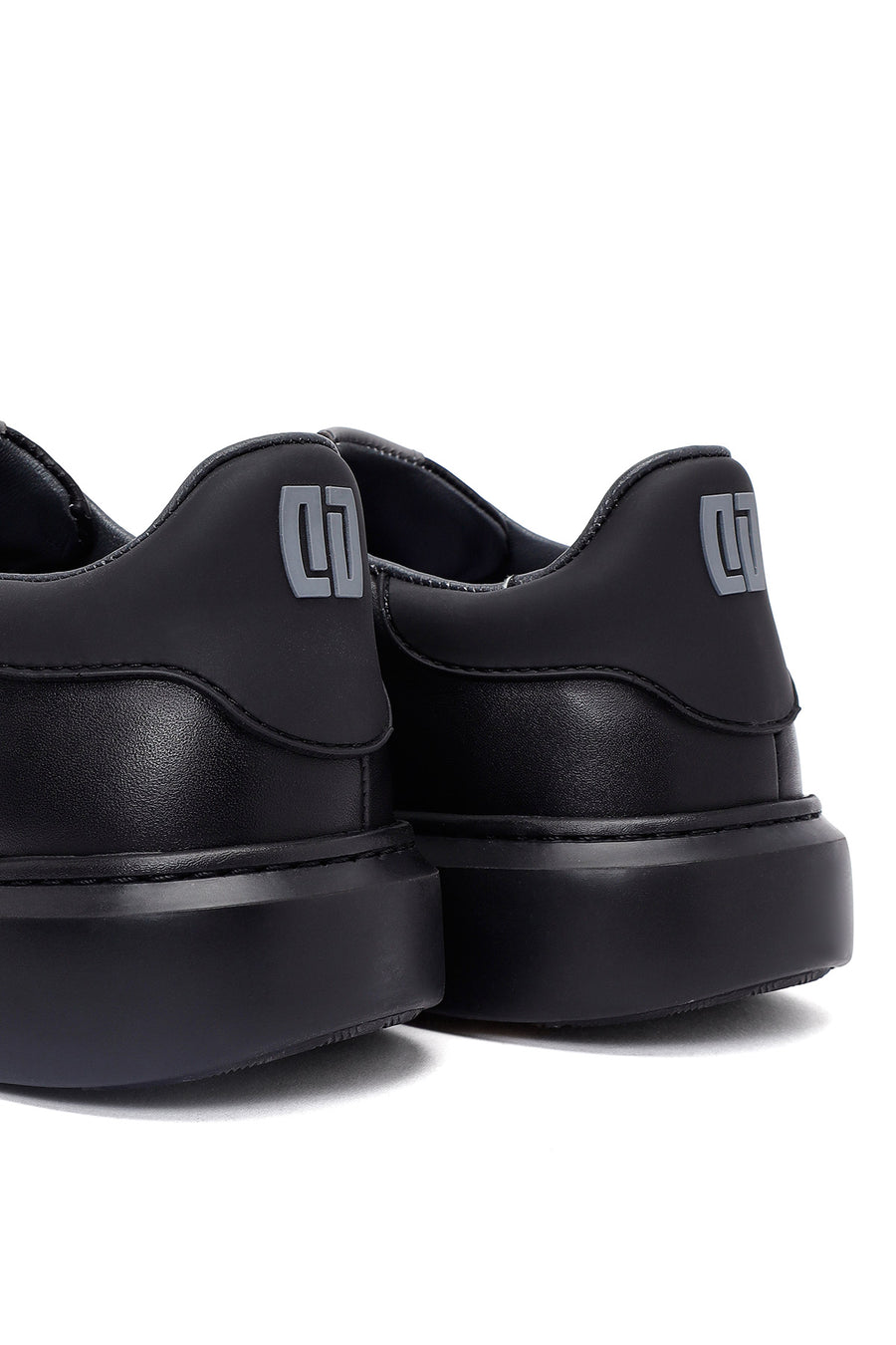 Erkek Siyah Bağcıklı Kalın Tabanlı Deri Sneaker