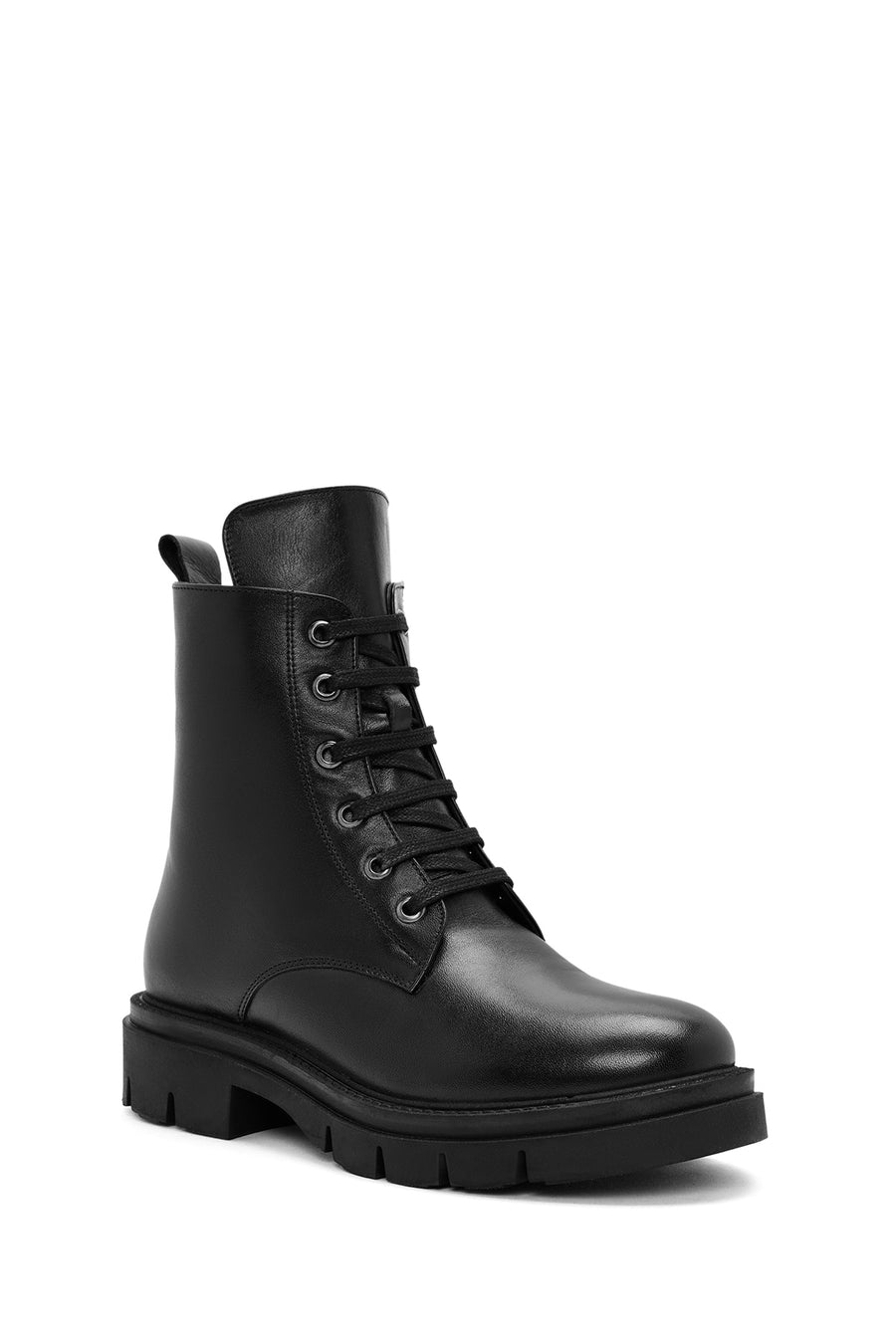 Woman Black Zippered Leather Boat