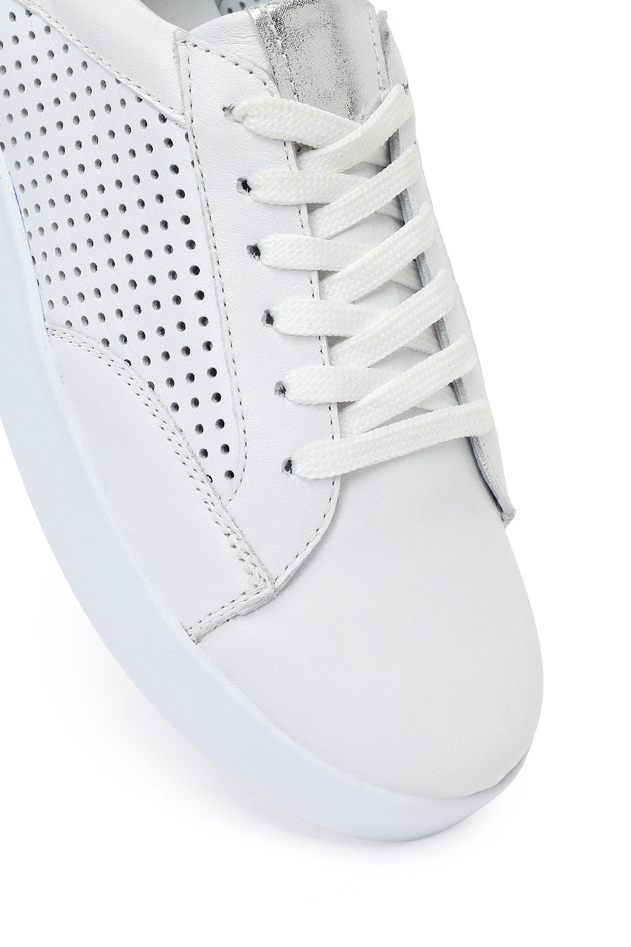 Kadın Beyaz Bağcıklı Deri Sneaker