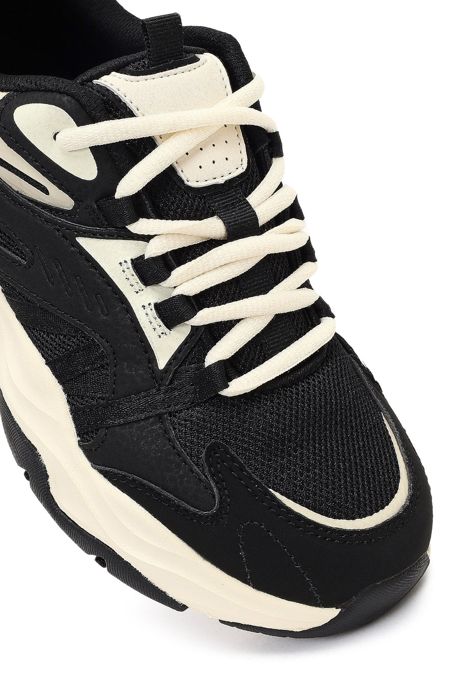 Kadın Siyah Bağcıklı Kalın Tabanlı Sneaker