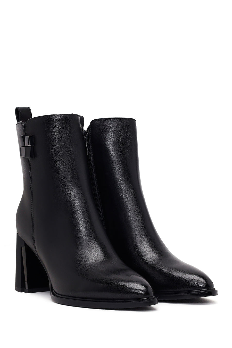Woman Black Zip Closure Thick-Heeled Leather Boots