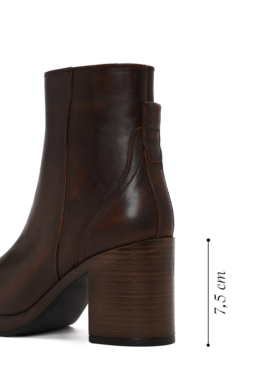 Woman Brown Zip Closure Chunky-Heeled Leather Boots