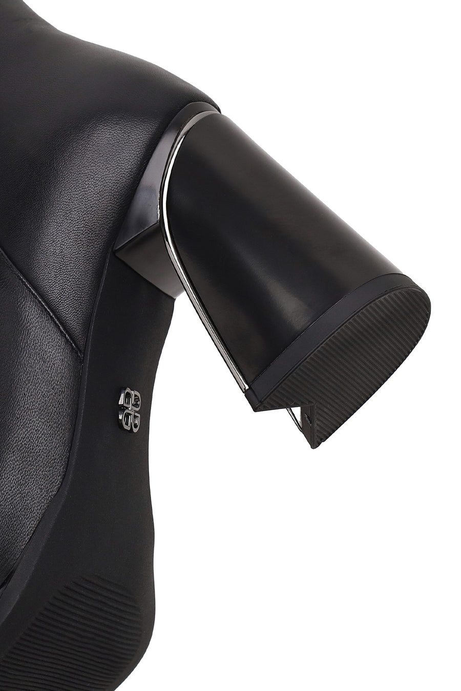 Woman Black Chunky Heeled Zip Closure Leather Boots