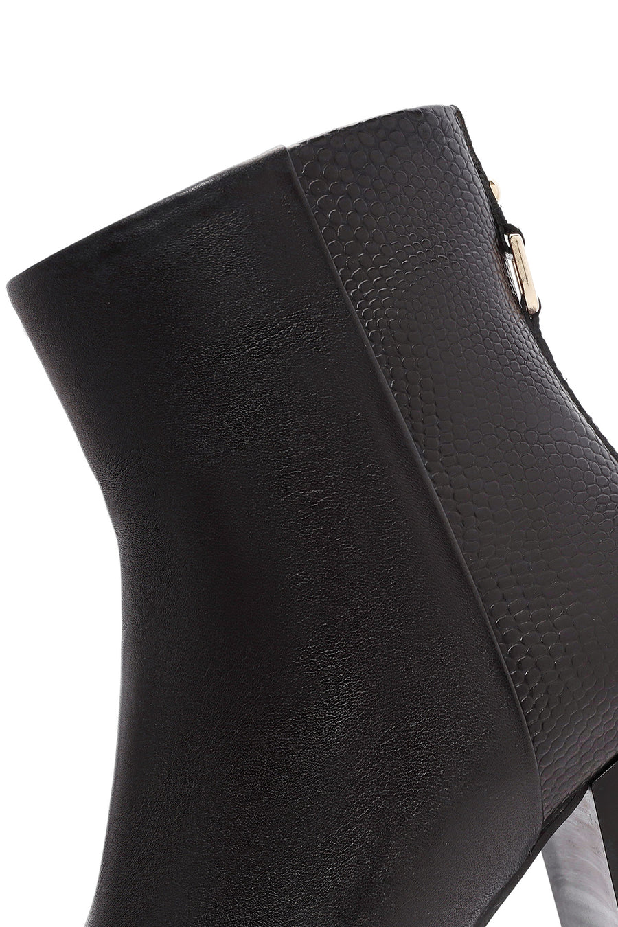 Women's Black Zippered Thick Heeled Leather Boots