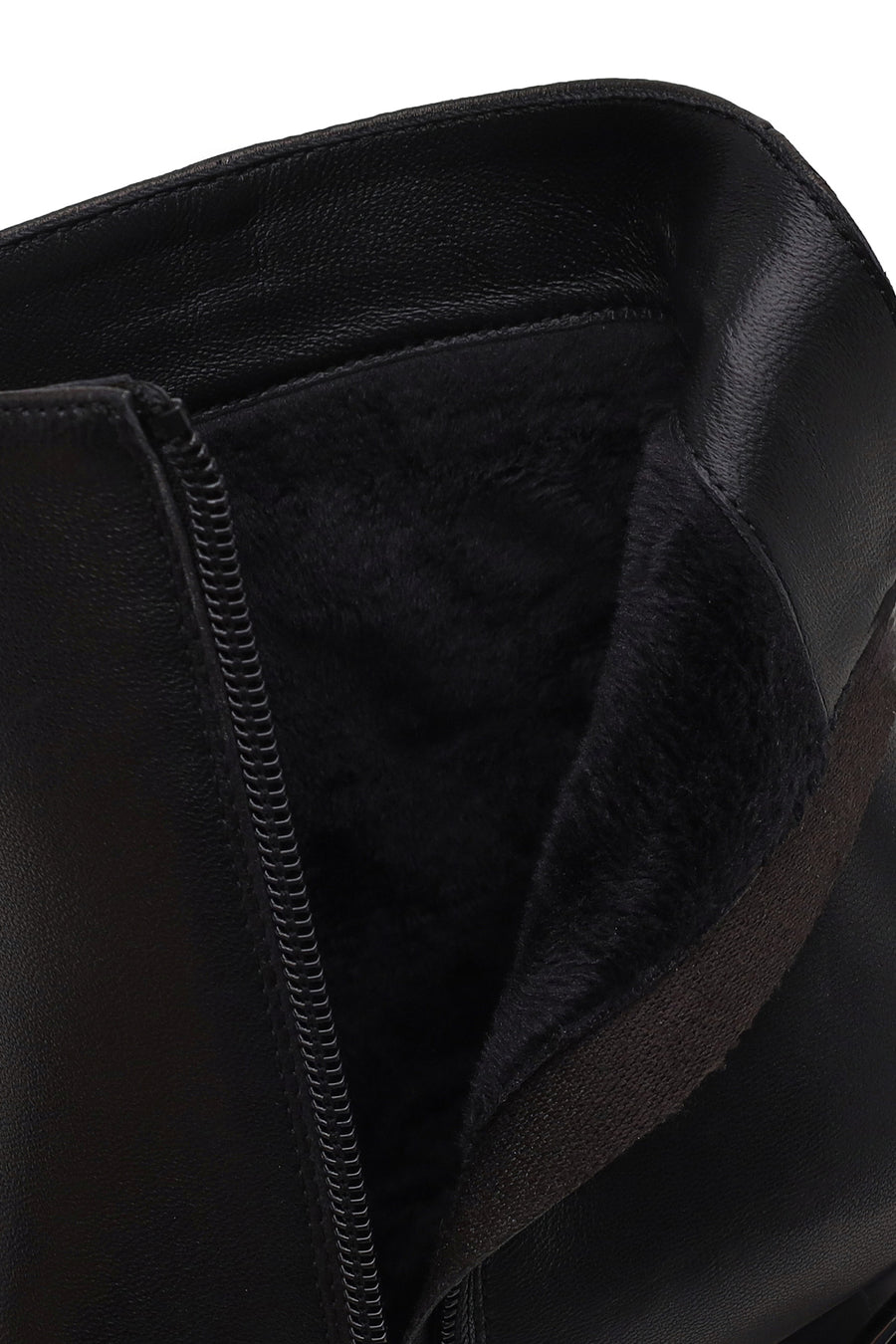 Woman Black Chunky Heeled Zip Closure Leather Boots