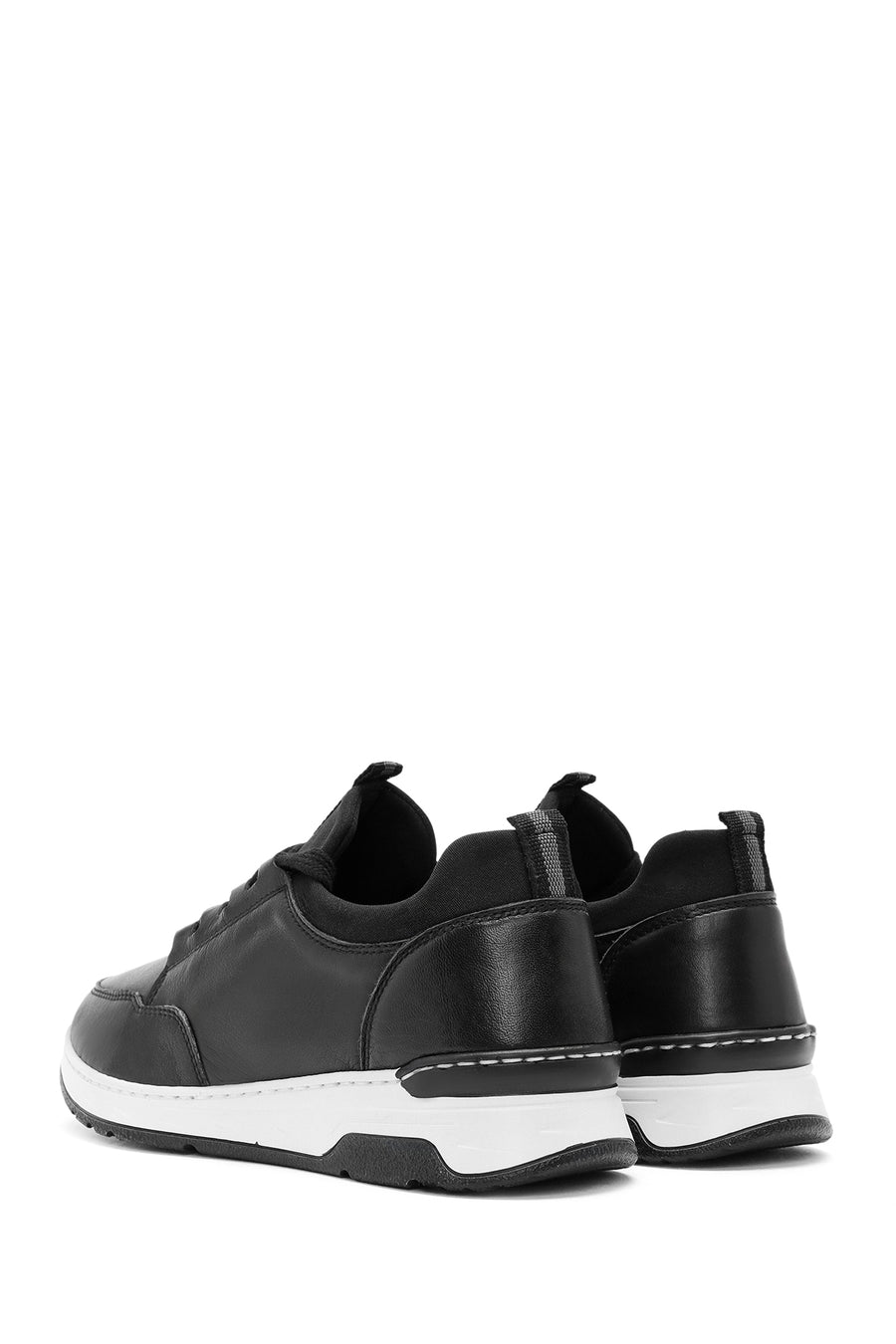 Woman Black Lace-Up Leather Sneaker