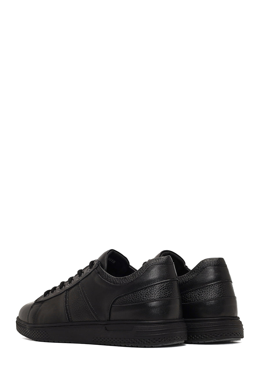Men's Black Lace-Up Leather Casual Sneaker