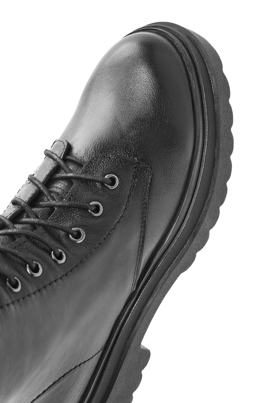 Women's Black Zippered Leather Boots