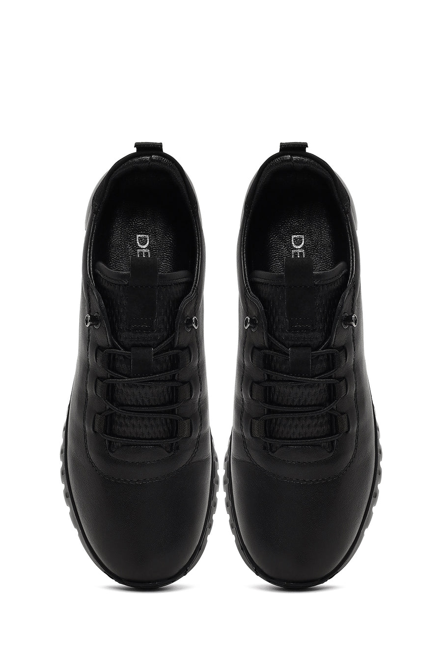 Kadın Siyah Bağcıklı Kalın Tabanlı Deri Sneaker
