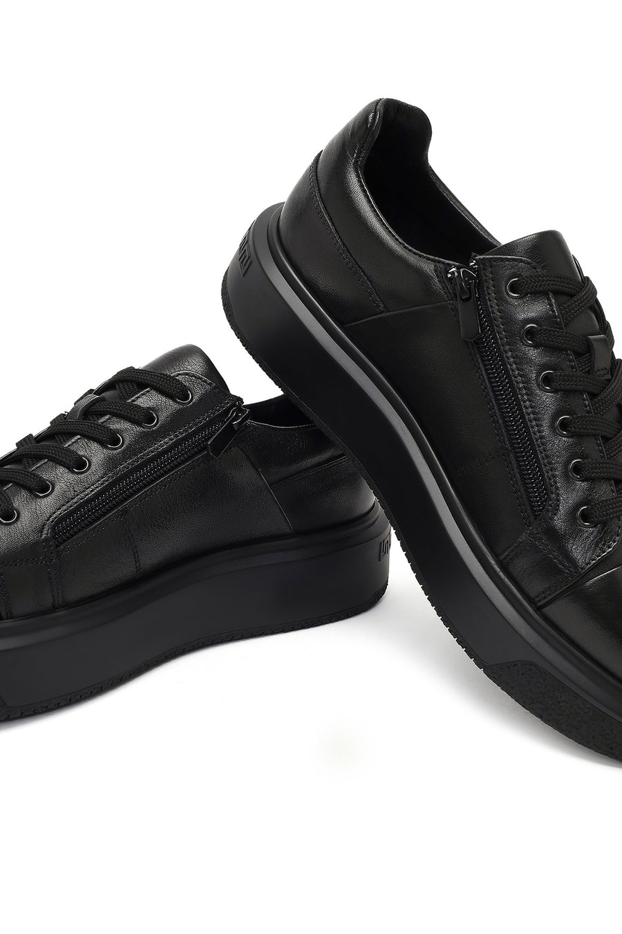 Men's Black Lace-Up Thick-Soled Leather Sneaker