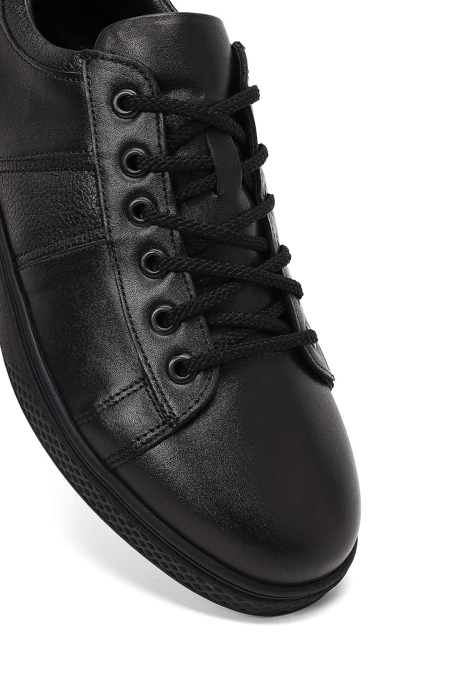 Men's Black Lace-Up Leather Casual Sneaker