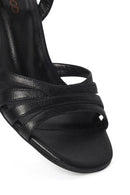 Woman Black Ankle-Buckle Chunky-Heel Leather Sandal | Derimod