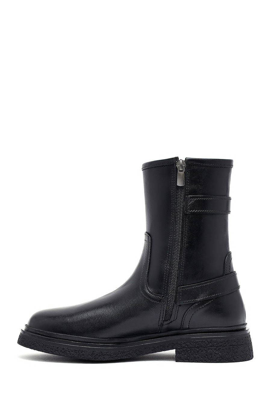 Woman Black Zippered Leather Boat
