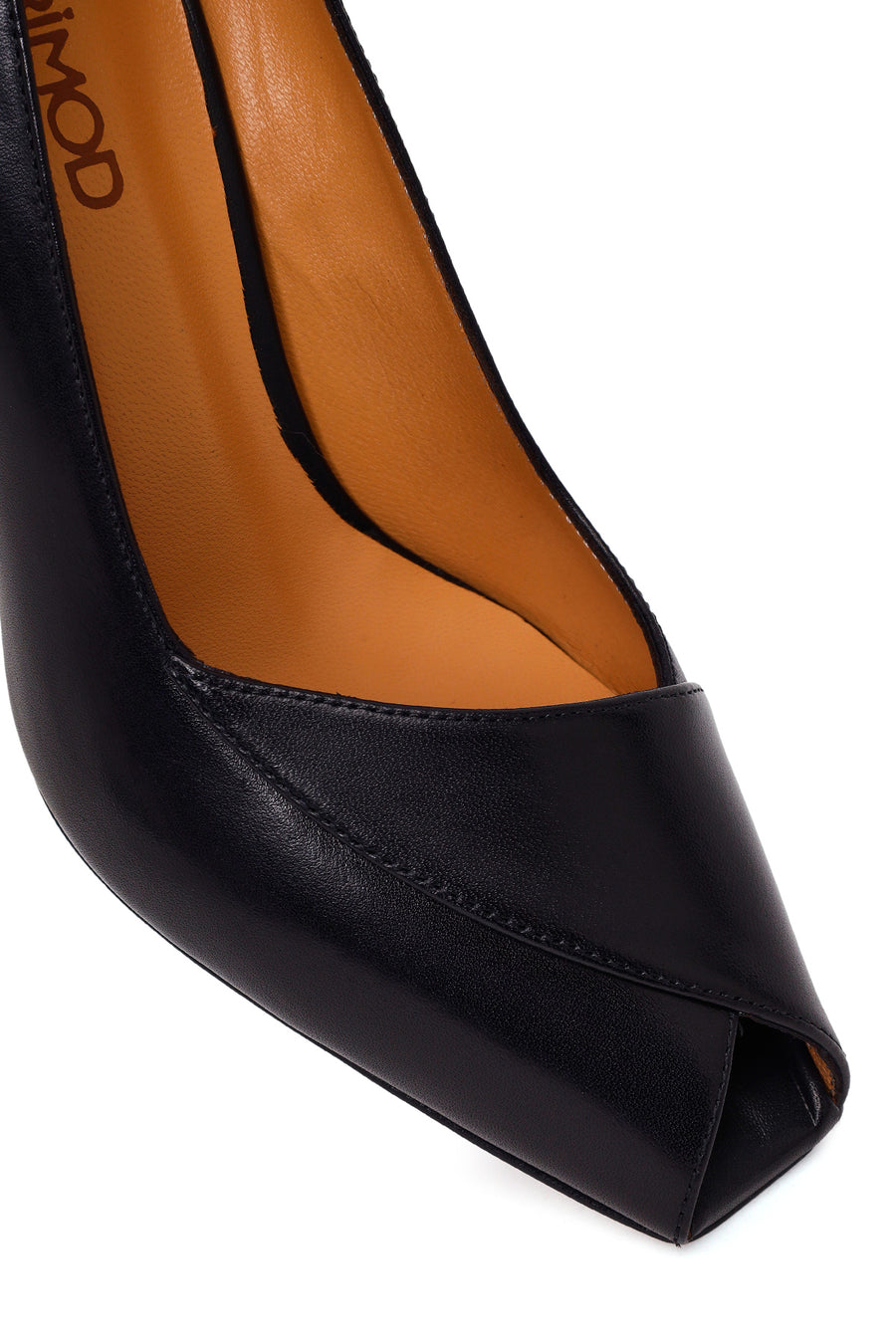 Woman Black Thin-Heeled Leather Stiletto