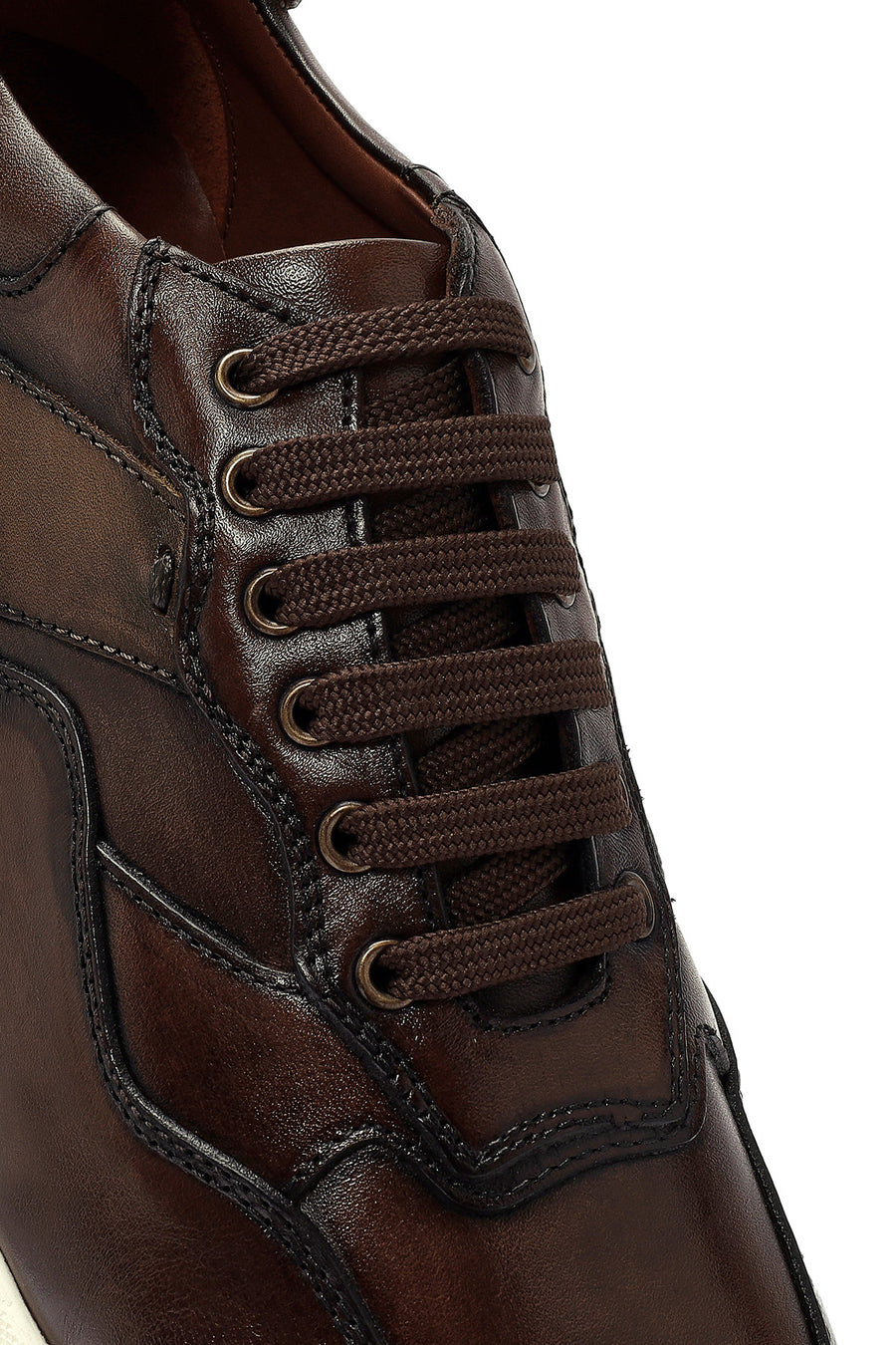 
Men's Brown Thick-Soled Lace-Up Leather Sneaker
