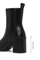 Woman Black Zip Closure Thick-Heeled Leather Boots | Derimod