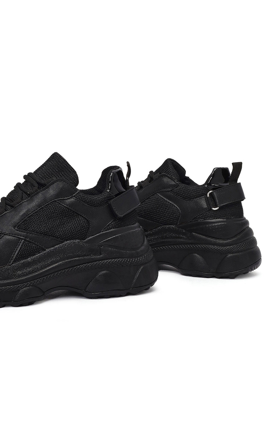 Kadın Siyah Bağcıklı Kalın Tabanlı Sneaker