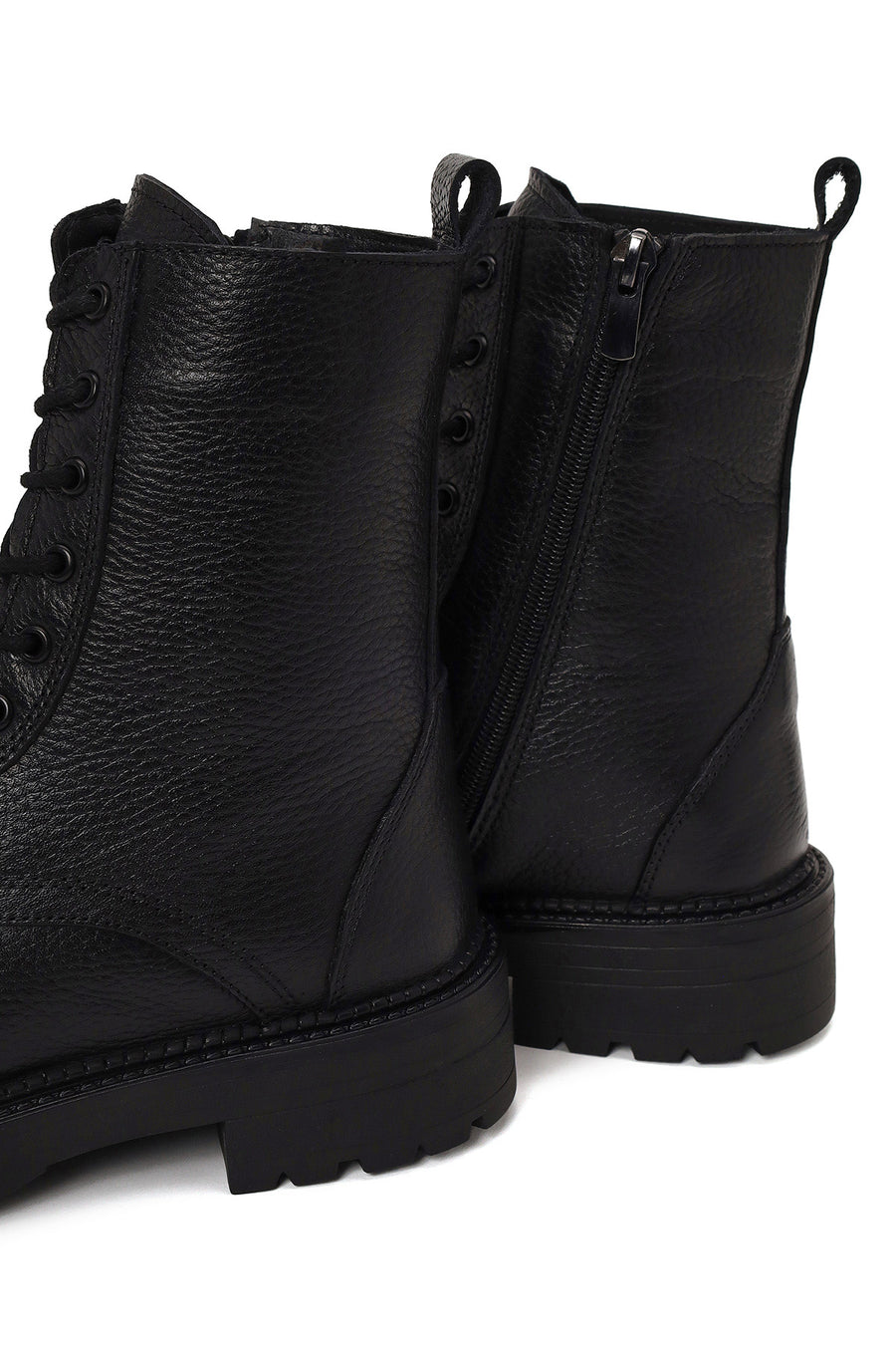 Woman Black Zip Closure Thick-Soled Leather Combat Boots