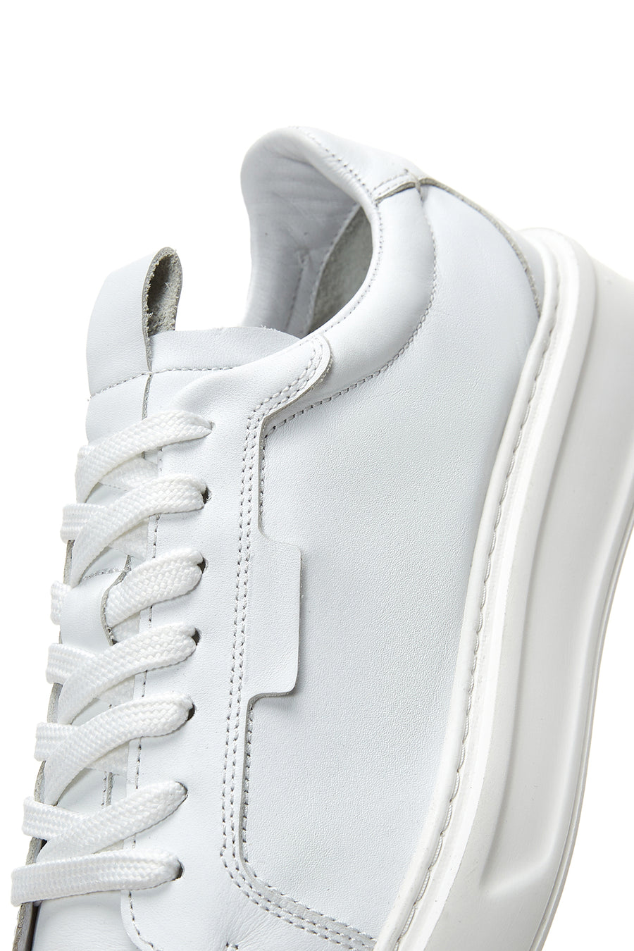 Erkek Beyaz Bağcıklı Kalın Tabanlı Deri Sneaker