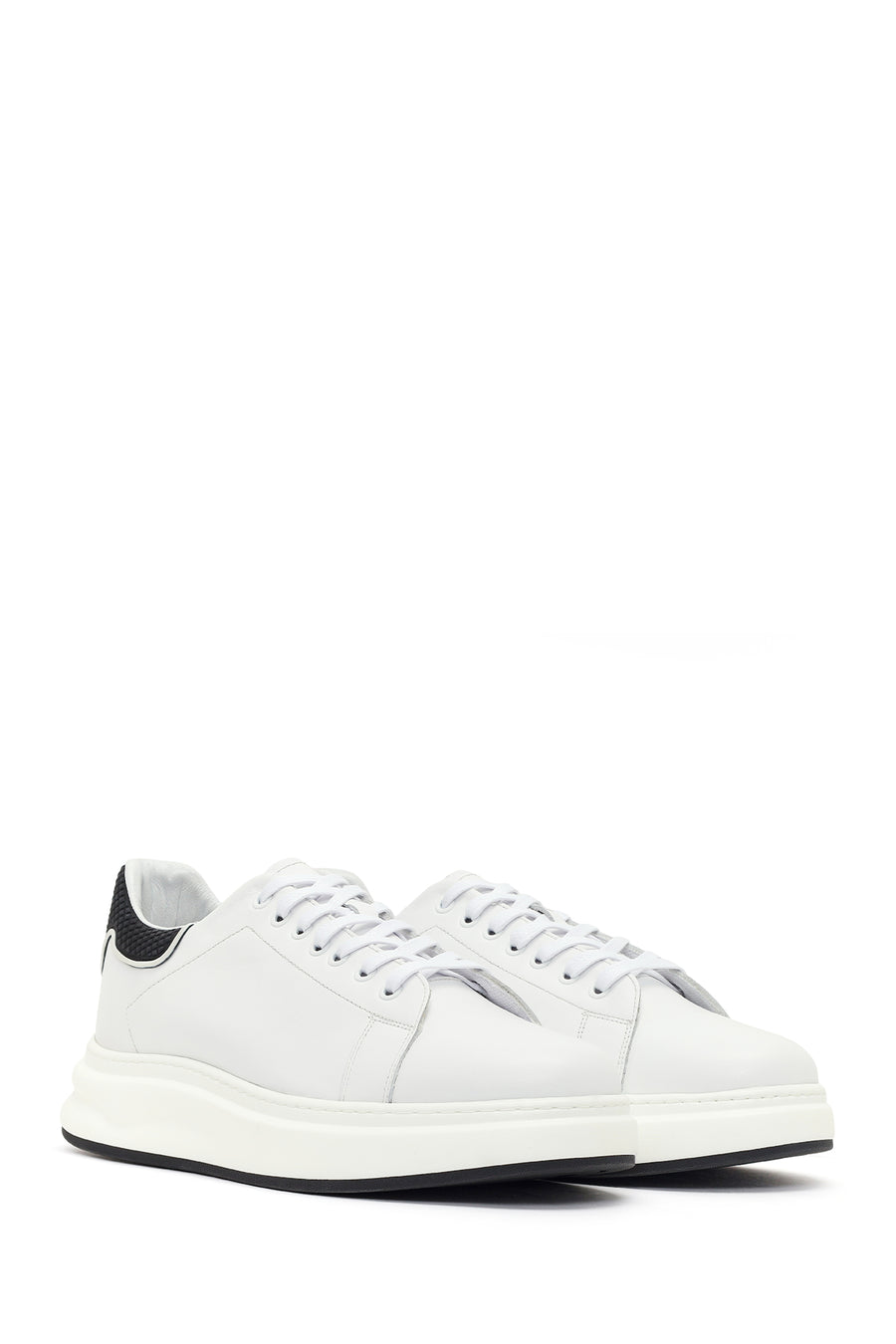 Erkek Beyaz Bağcıklı Kalın Tabanlı Deri Sneaker