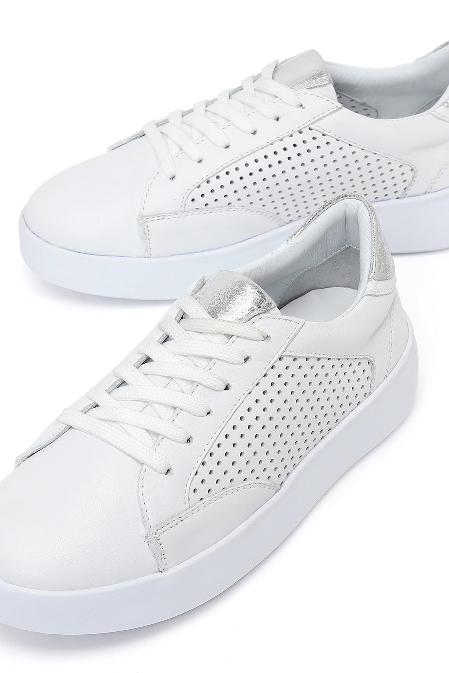 Kadın Beyaz Bağcıklı Deri Sneaker