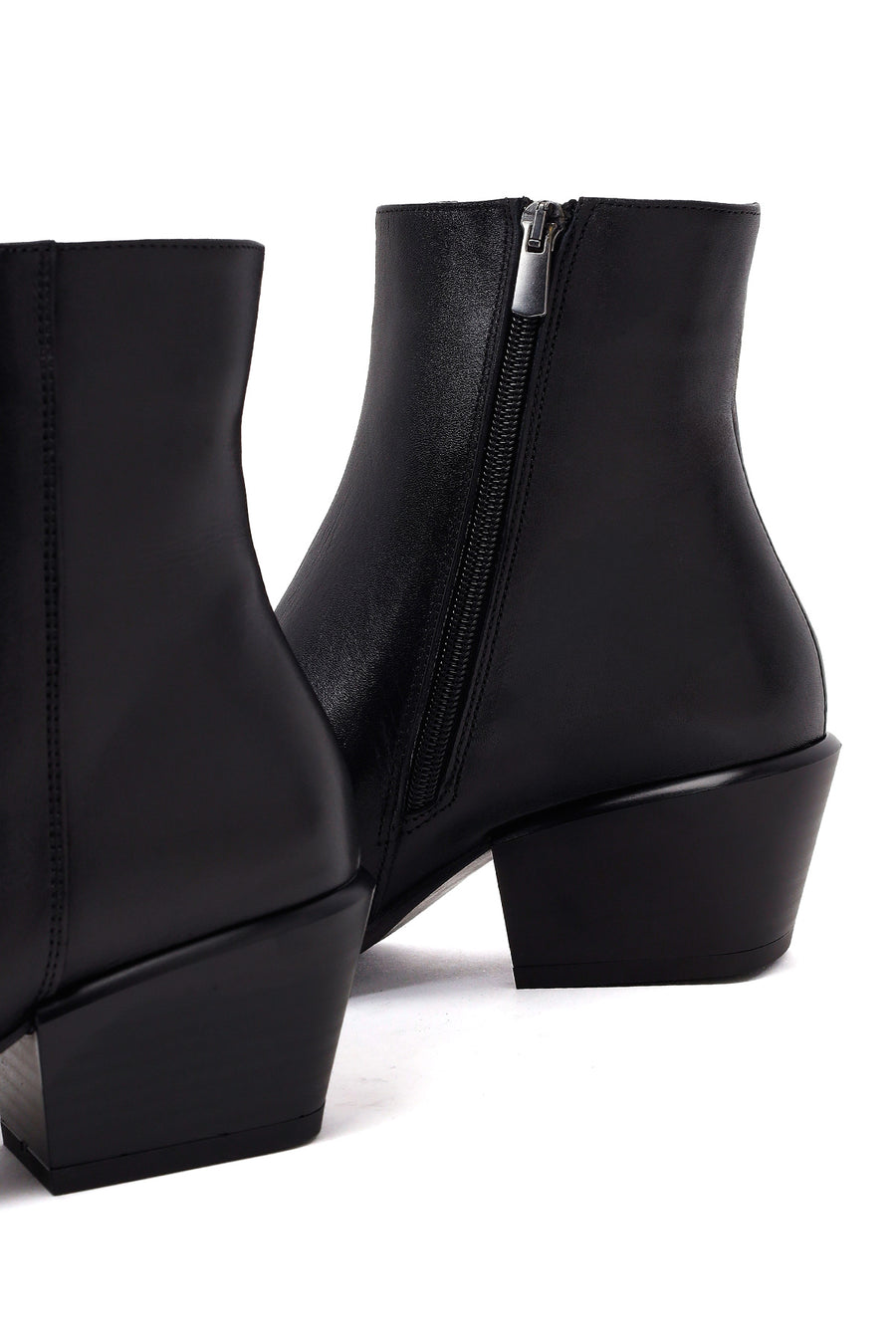 Woman Black Zip Closure Short Thick-Heeled Leather Cowboy Boots