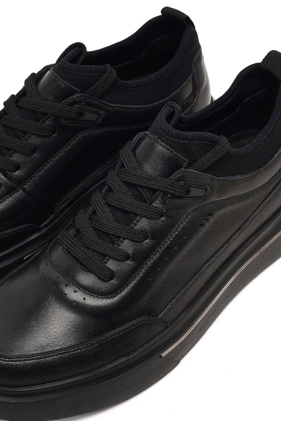 Men's Black Lace-Up Thick-Soled Leather Sneaker