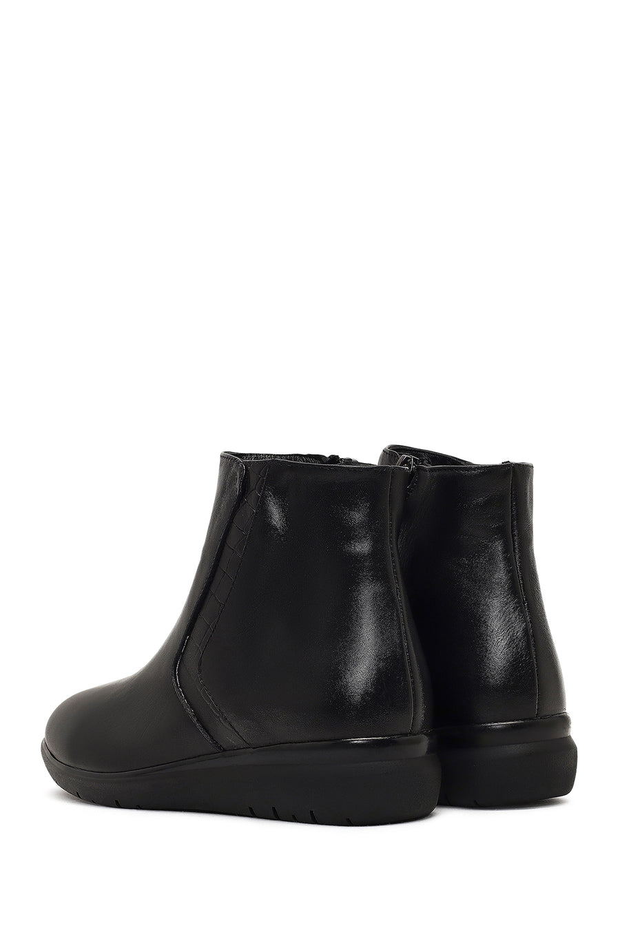 Woman Black Zip Closure Leather Comfort Boots