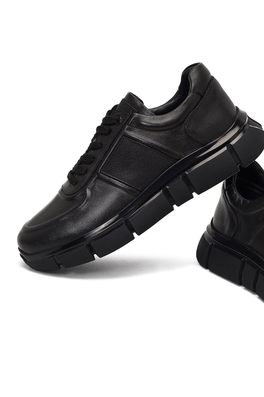 Men's Black Lace-Up Thick-Soled Leather Sneaker