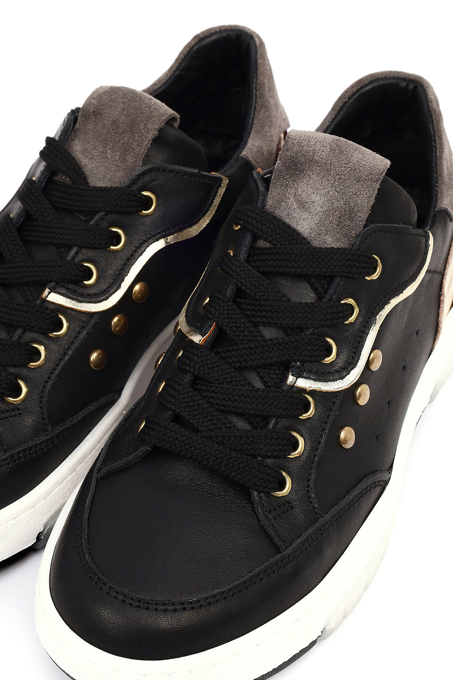 Kadın Siyah Bağcıklı Kalın Tabanlı Deri Sneaker