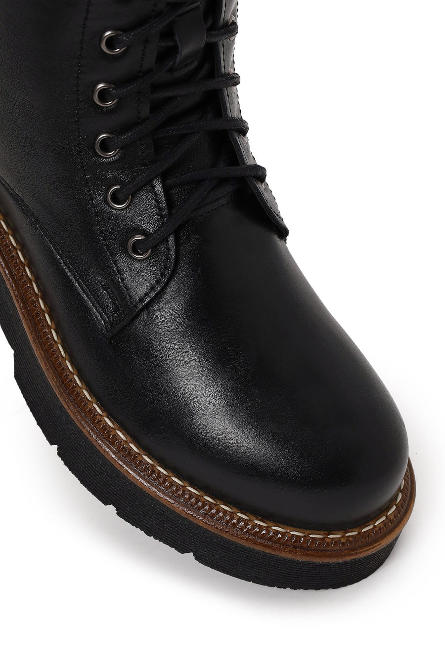 Woman Black Zip Closure Thick-Soled Leather Combat Boots
