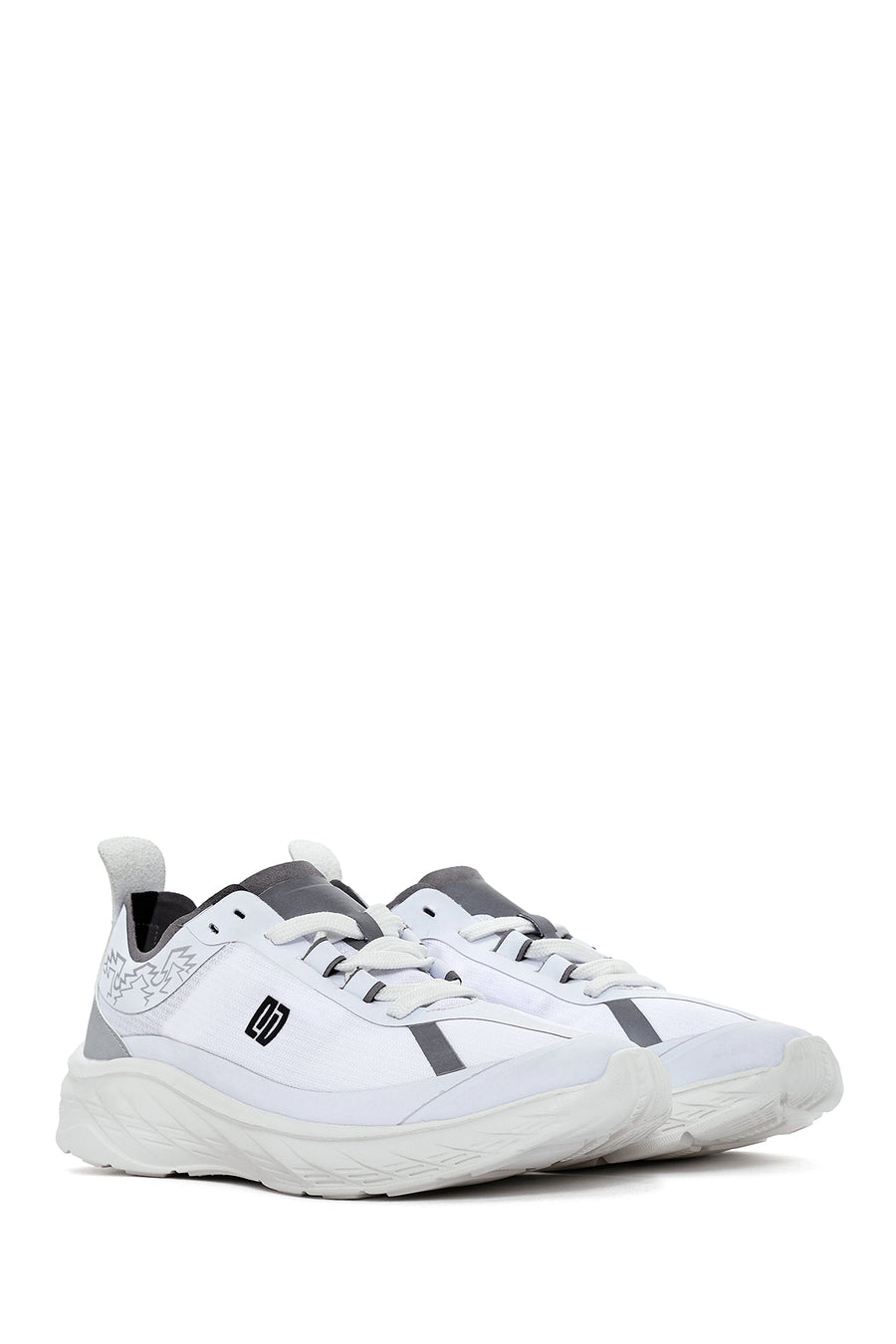 Kadın Beyaz Bağcıklı Kalın Tabanlı Sneaker
