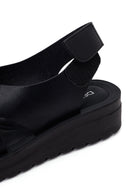 Woman Black Thick-Soled Sandal | Derimod