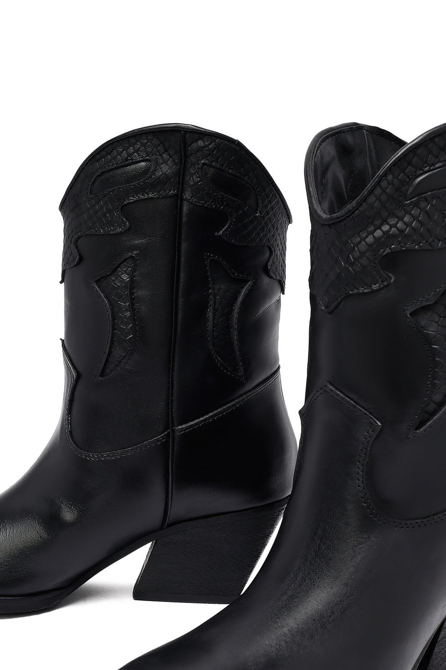 Woman Black Short Chunky Heel Leather Cowboy Boots