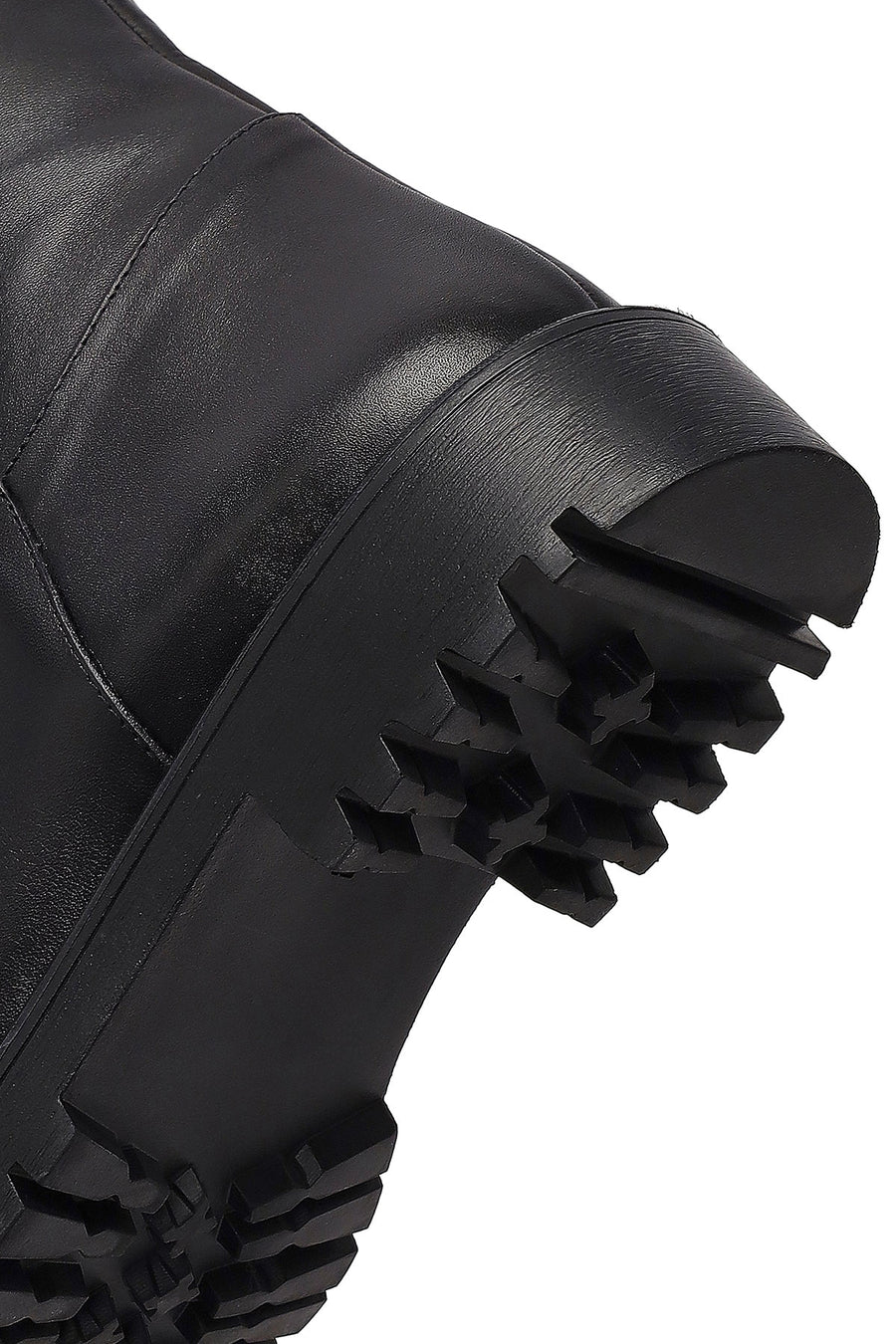 Woman Black Zippered Leather Boot