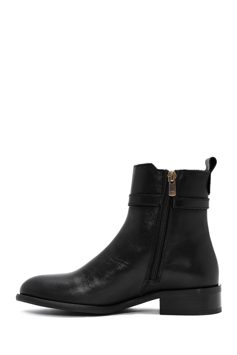 Woman Black Zippered Leather Boat