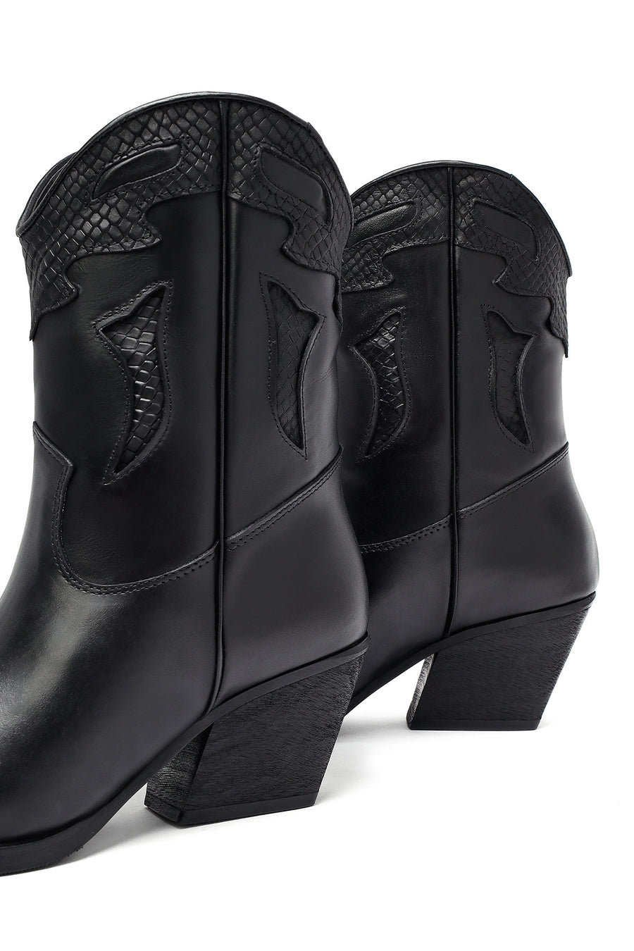 Woman Black Short Chunky Heel Leather Cowboy Boots