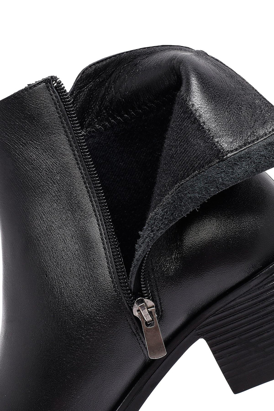 Woman Black Zip Closure Thick-Heeled Leather Boots