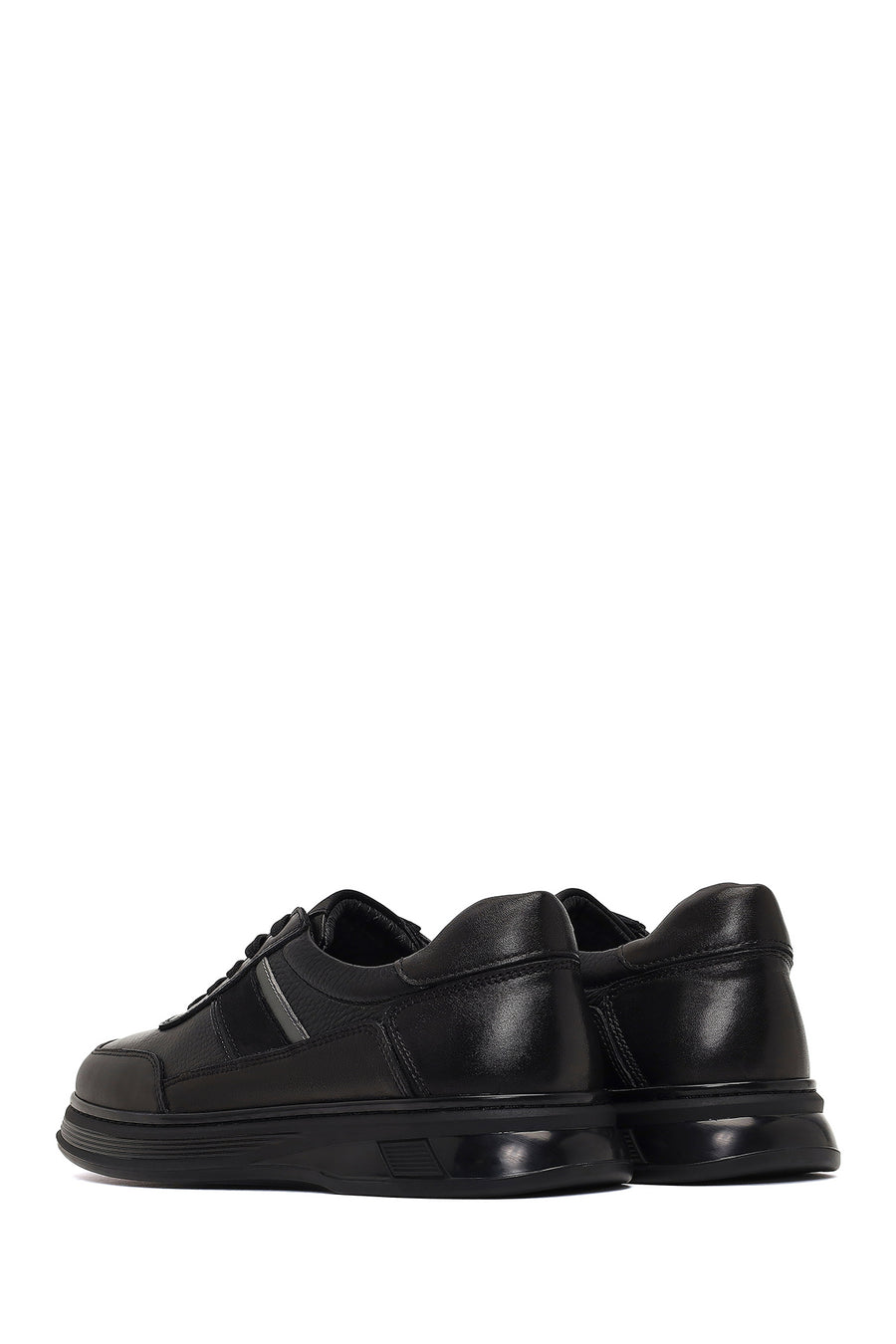 Men's Black Lace-Up Leather Casual Sneaker