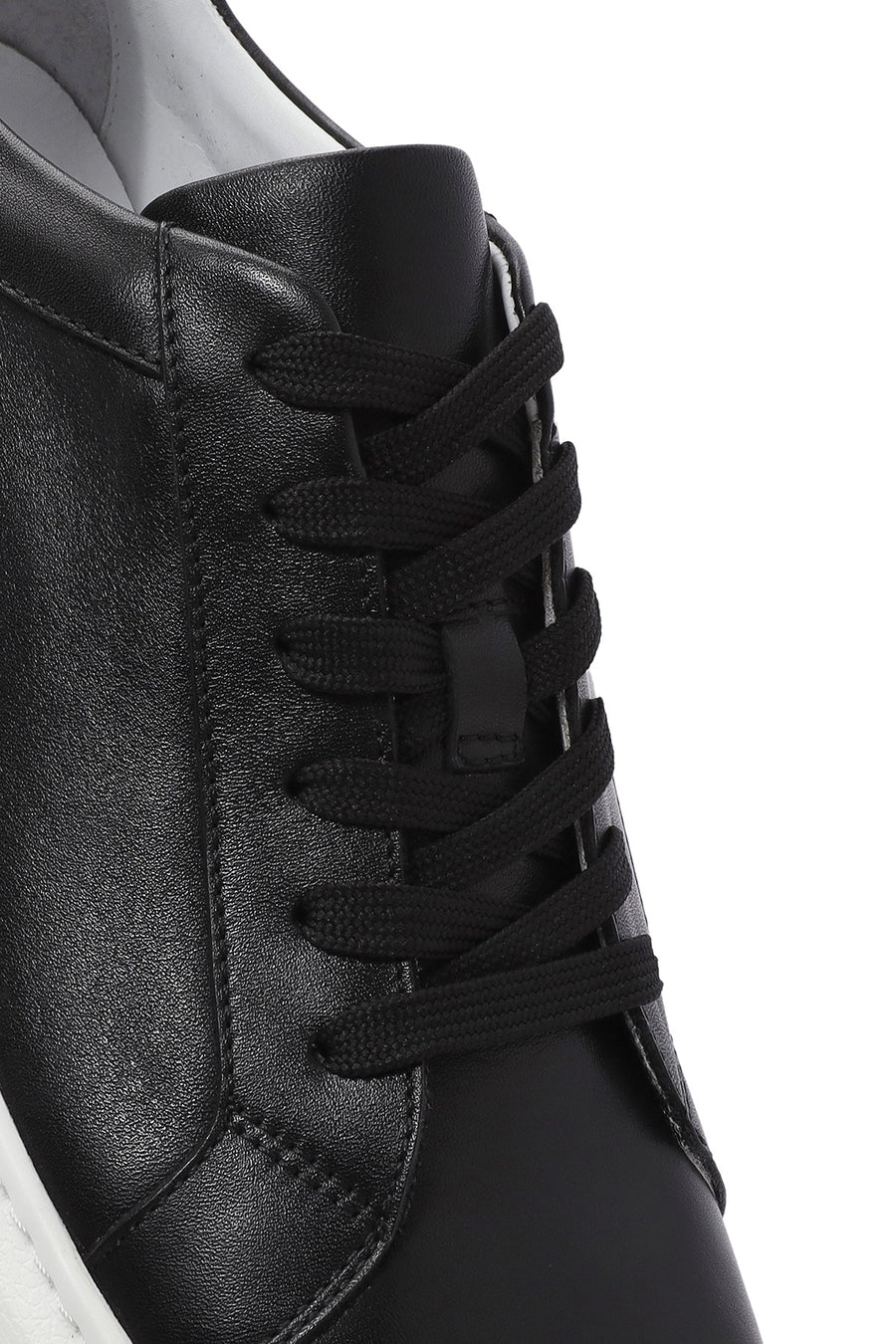 Erkek Siyah Bağcıklı Kalın Tabanlı Deri Sneaker