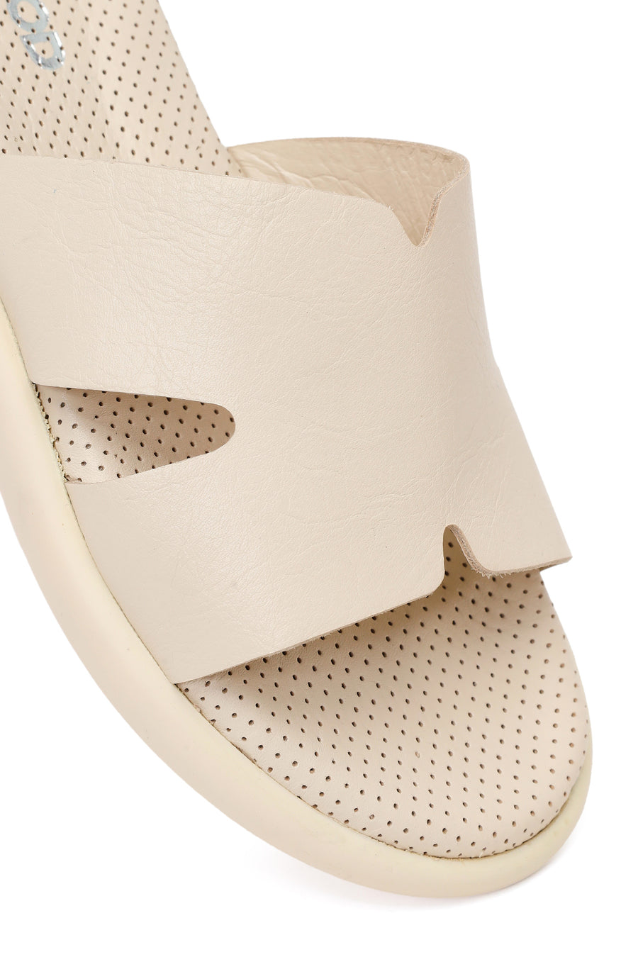 Woman Beige Leather Slippers