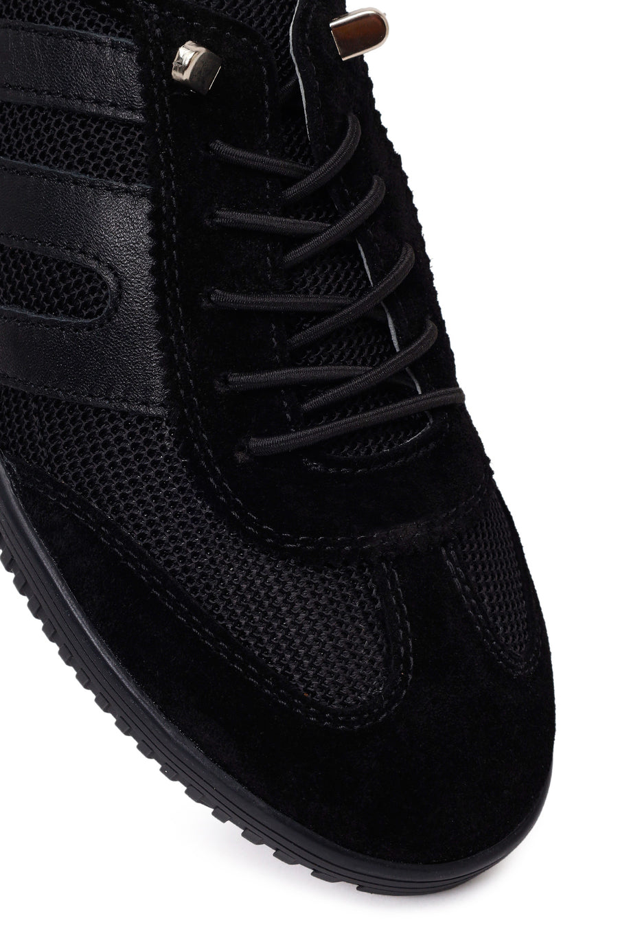 Woman Black Lace-Up Leather Sneaker